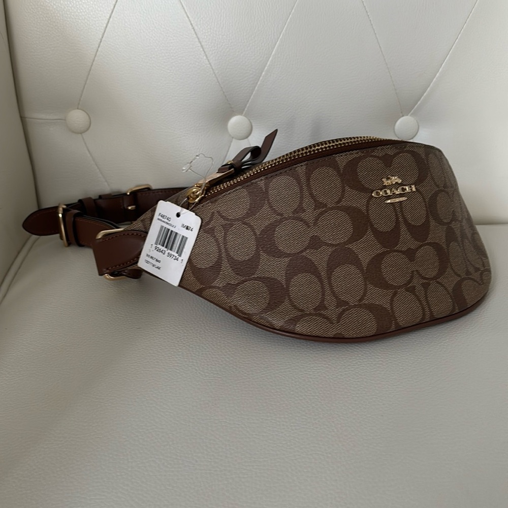 Coach Monogram Crossbody/Fanny pack or waist bag, adjustable strap. New With Tag - Picture 8 of 17